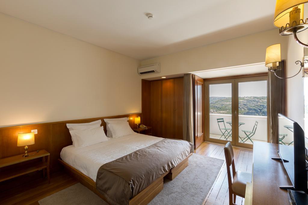 Hotel Parador Santa Catarina Miranda do Douro Luaran gambar